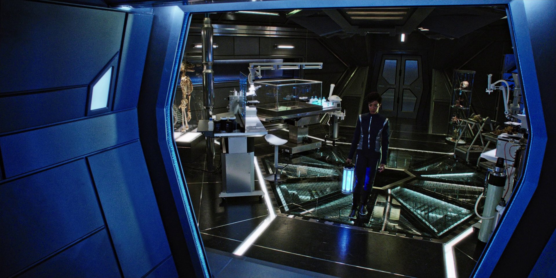 extant_StarTrekDiscovery_1x04-TheButchersKnifeCaresNotForTheLambsCry_4801.jpg