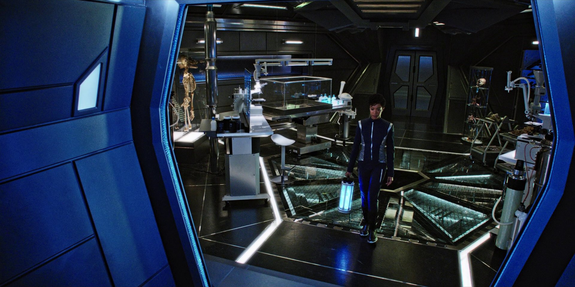 extant_StarTrekDiscovery_1x04-TheButchersKnifeCaresNotForTheLambsCry_4803.jpg