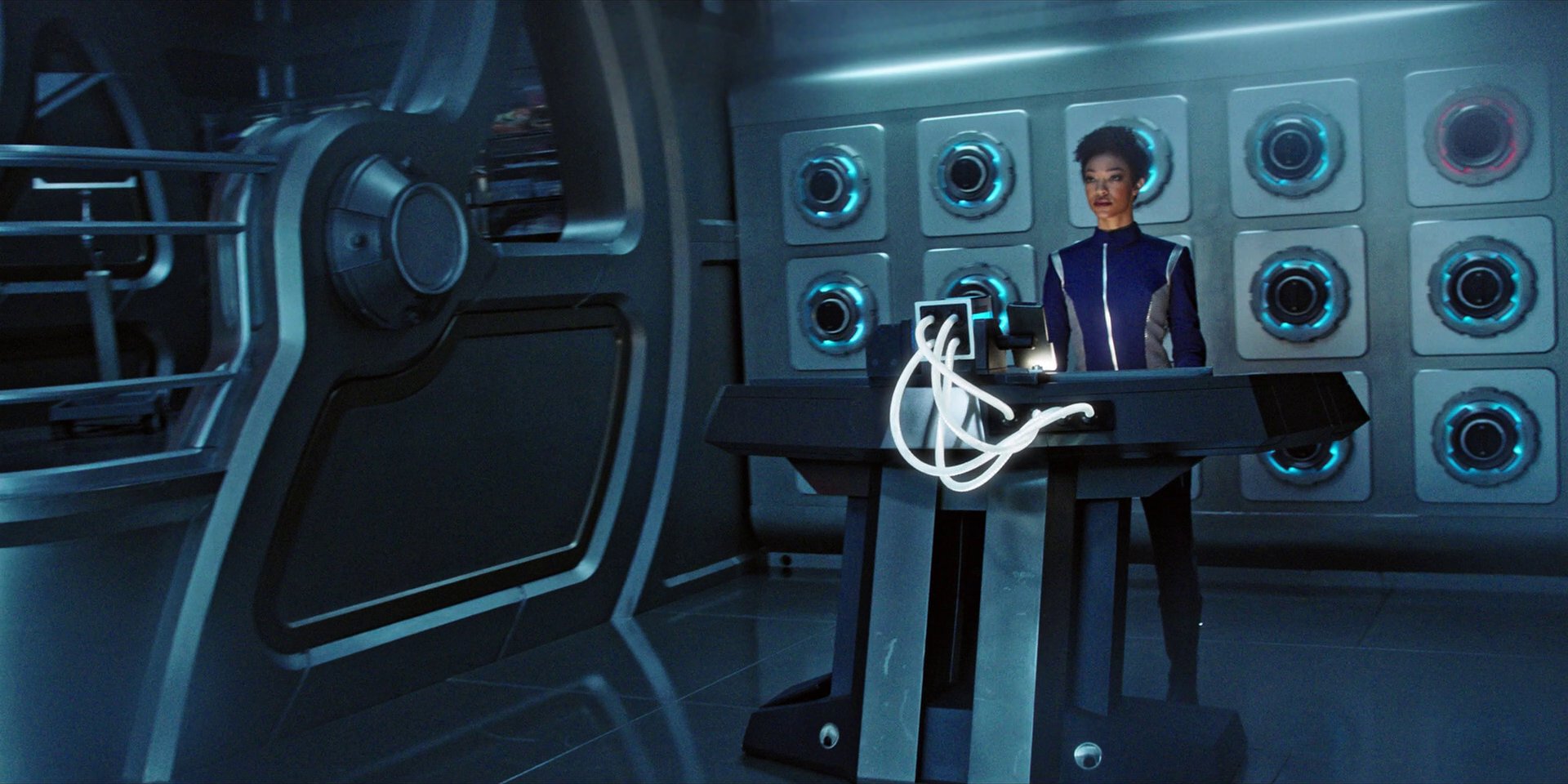 extant_StarTrekDiscovery_1x05-ChooseYourPain_0169.jpg