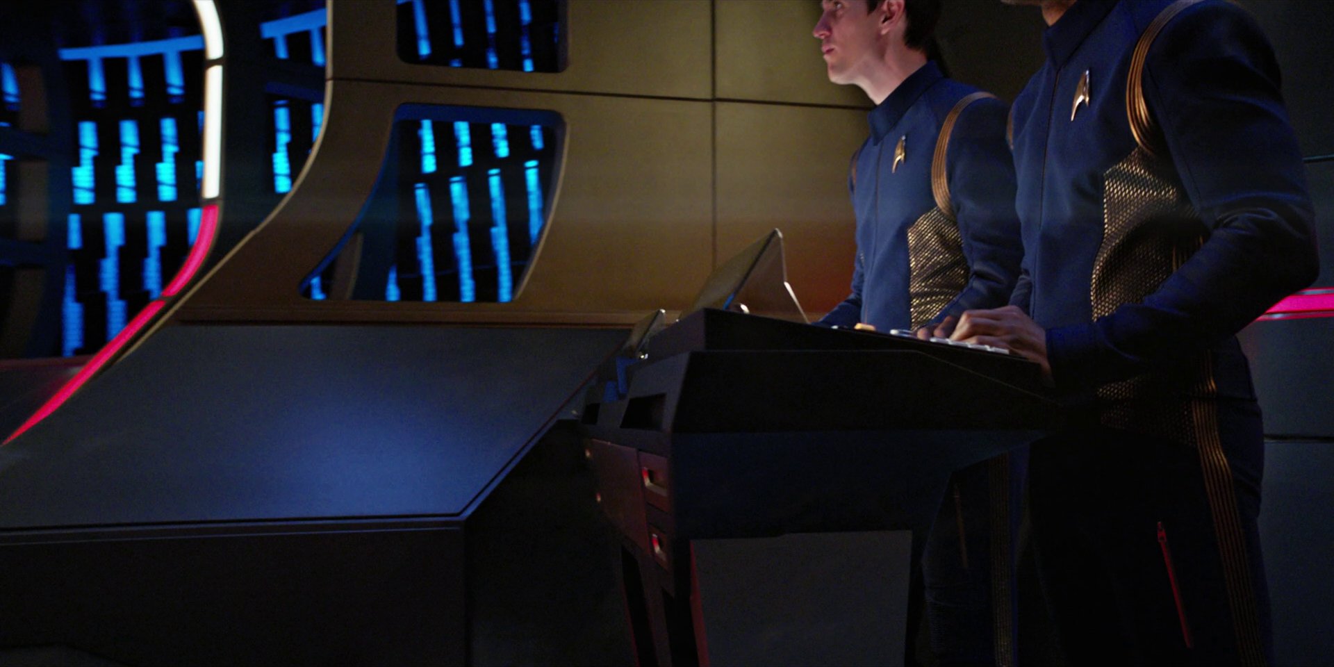 extant_StarTrekDiscovery_1x05-ChooseYourPain_4109.jpg
