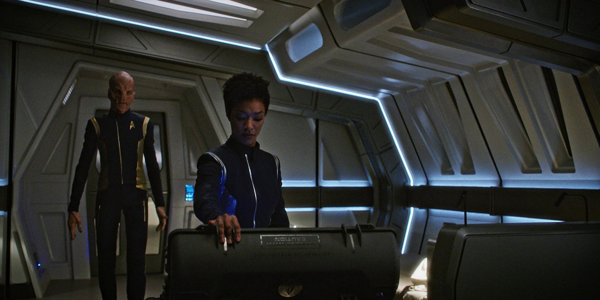 extant_StarTrekDiscovery_1x05-ChooseYourPain_4529.jpg
