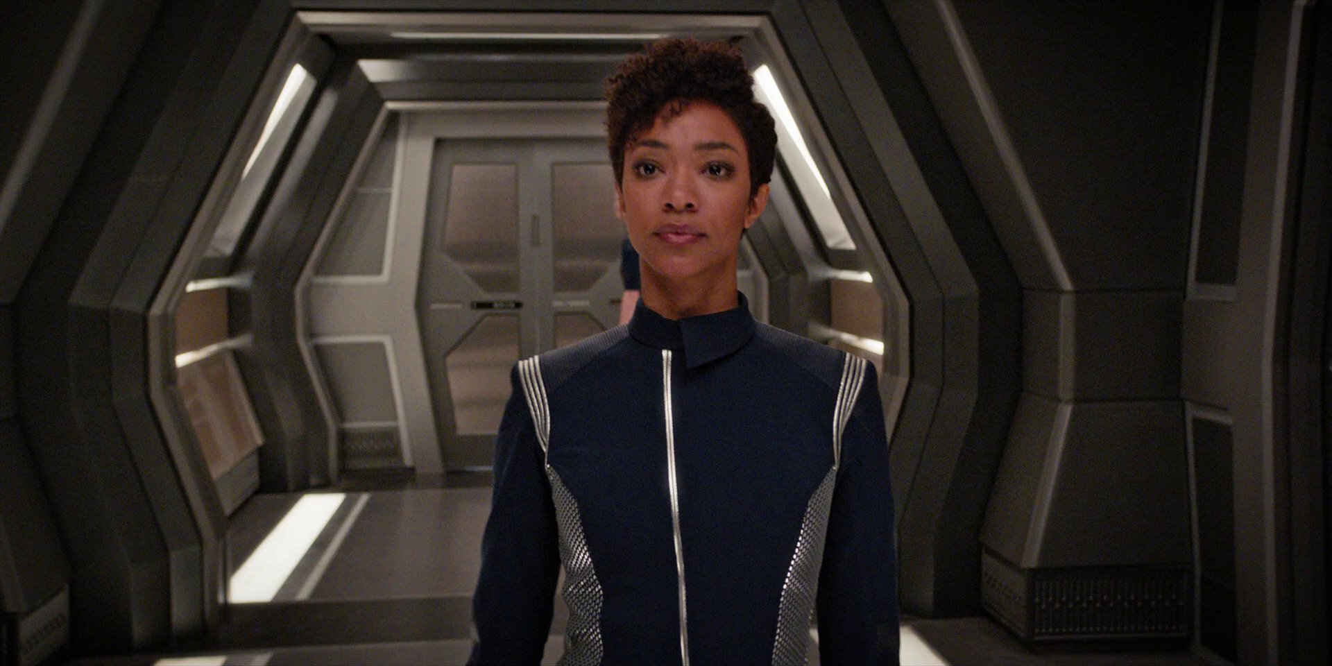 extant_StarTrekDiscovery_1x07-MagicToMakeTheSanestManGoMad_0267.jpg