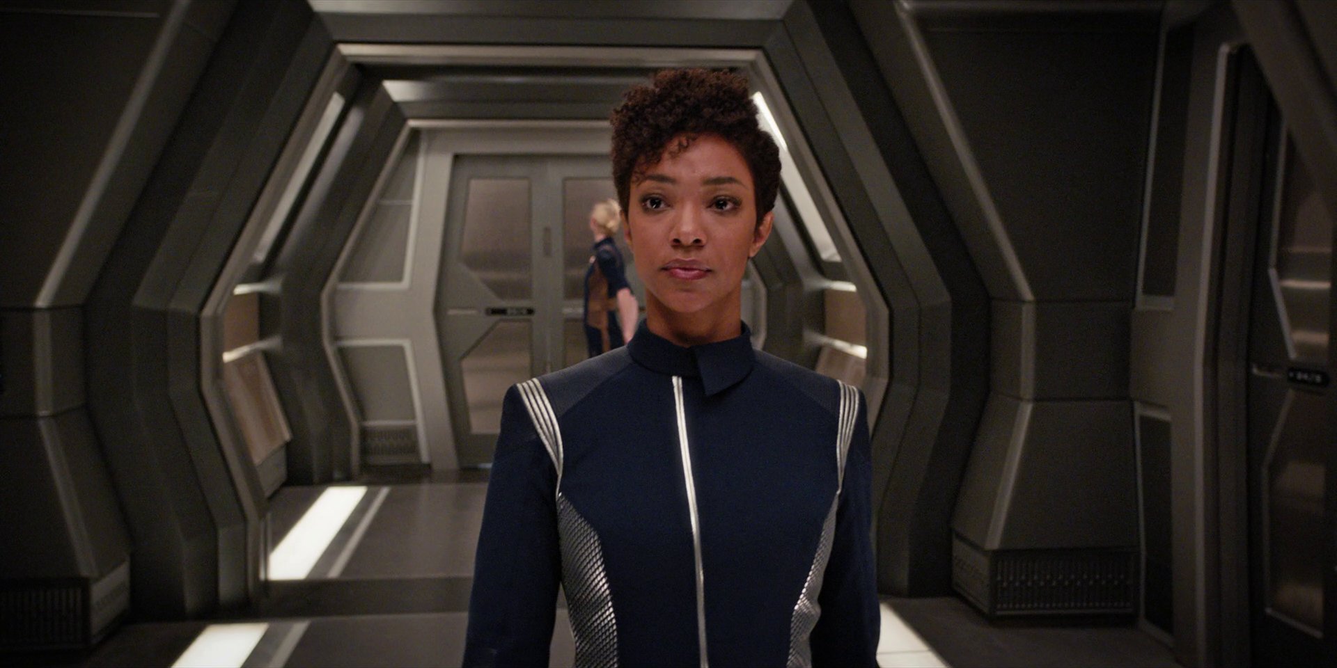 extant_StarTrekDiscovery_1x07-MagicToMakeTheSanestManGoMad_0268.jpg