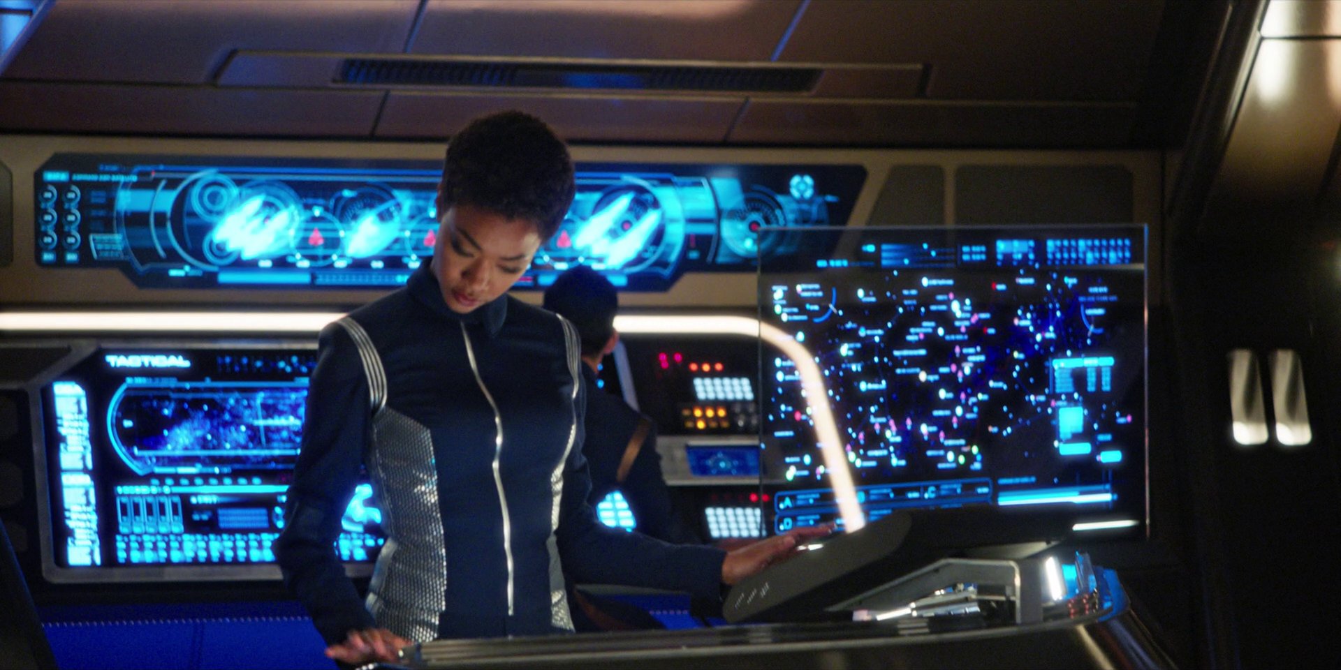 extant_StarTrekDiscovery_1x07-MagicToMakeTheSanestManGoMad_0275.jpg