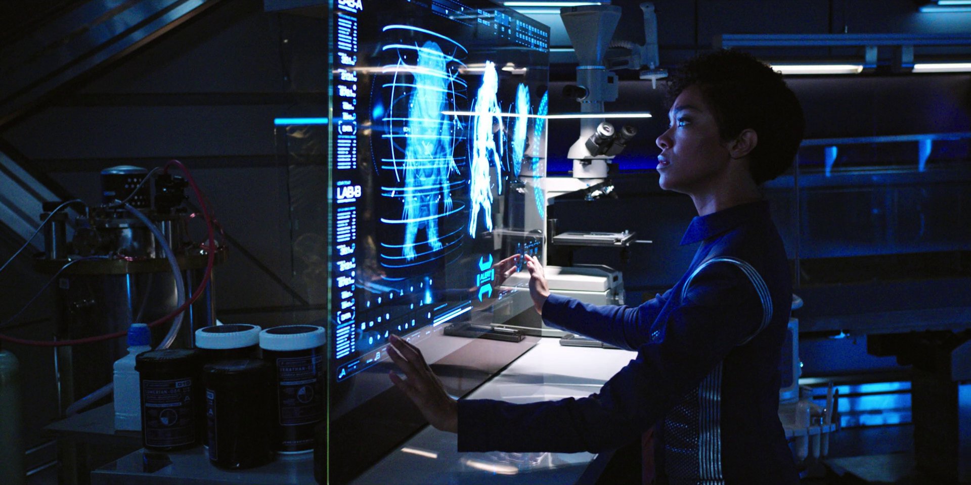 extant_StarTrekDiscovery_1x07-MagicToMakeTheSanestManGoMad_0292.jpg