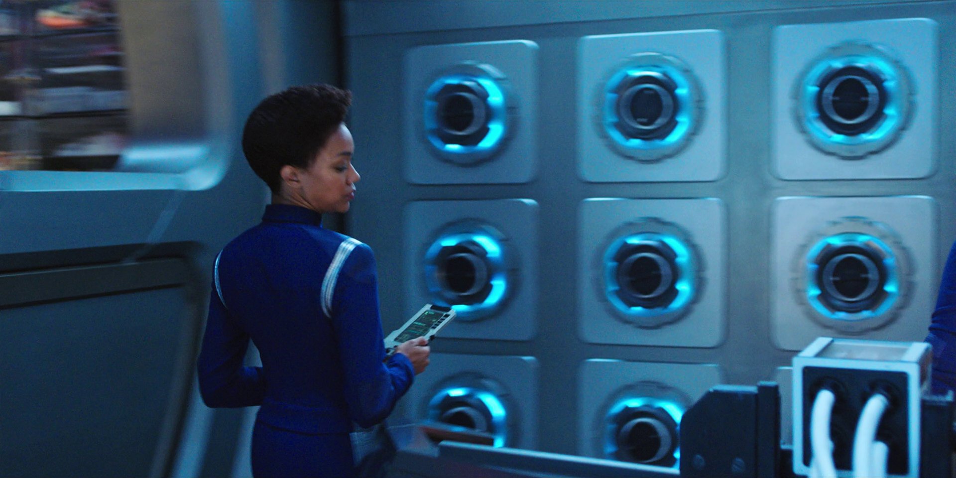 extant_StarTrekDiscovery_1x07-MagicToMakeTheSanestManGoMad_0320.jpg