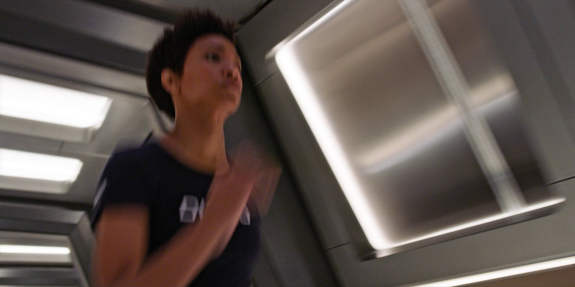 extant_StarTrekDiscovery_1x07-MagicToMakeTheSanestManGoMad_0373.jpg