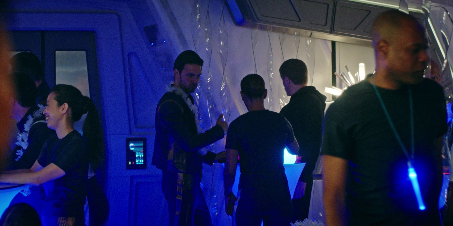 extant_StarTrekDiscovery_1x07-MagicToMakeTheSanestManGoMad_0453.jpg