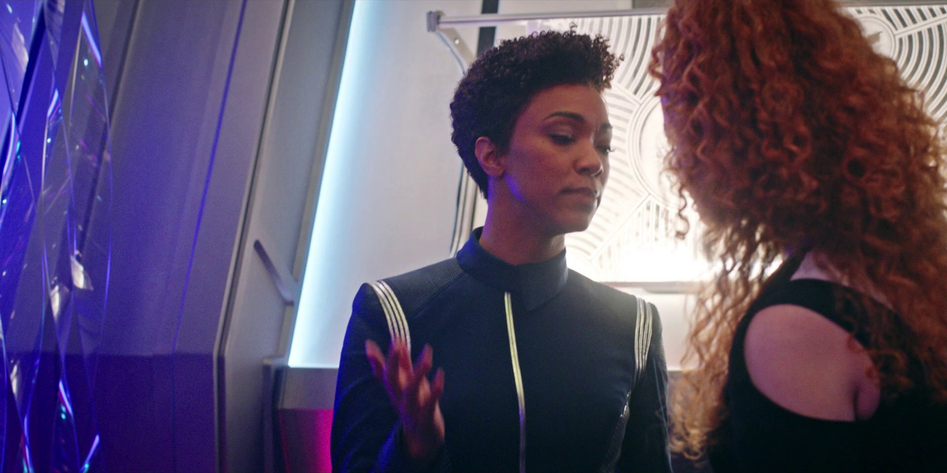 extant_StarTrekDiscovery_1x07-MagicToMakeTheSanestManGoMad_0463.jpg