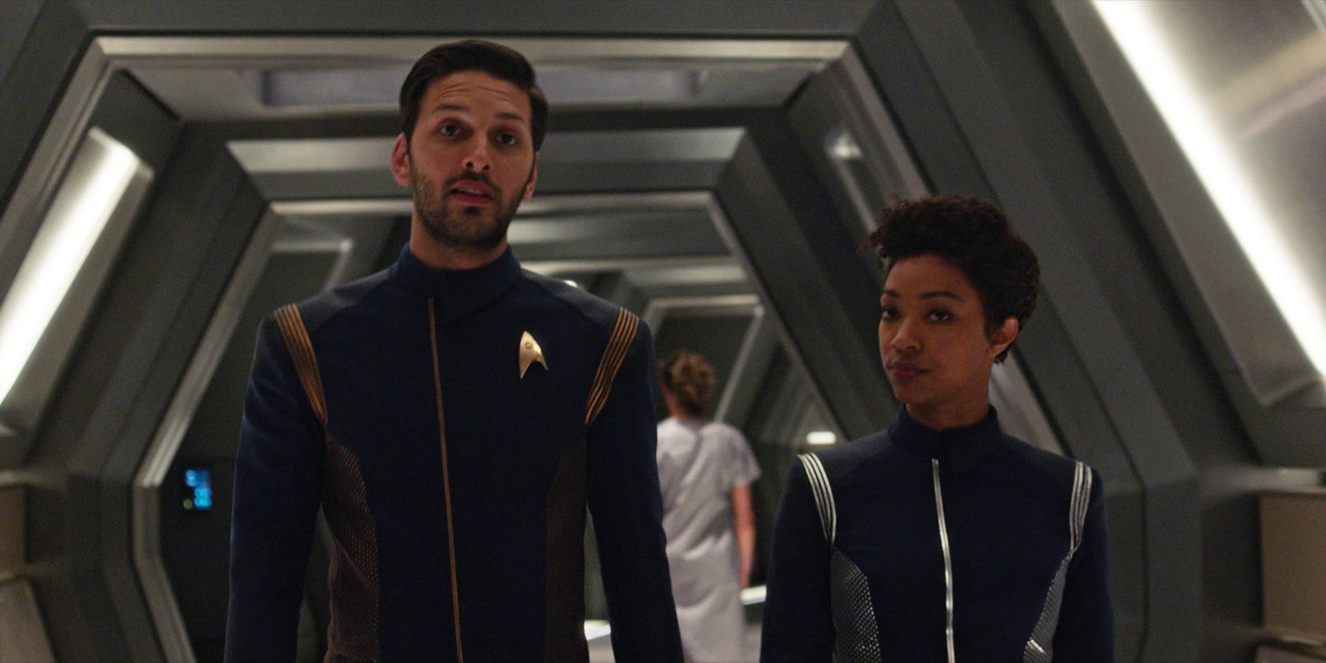 extant_StarTrekDiscovery_1x07-MagicToMakeTheSanestManGoMad_0674.jpg