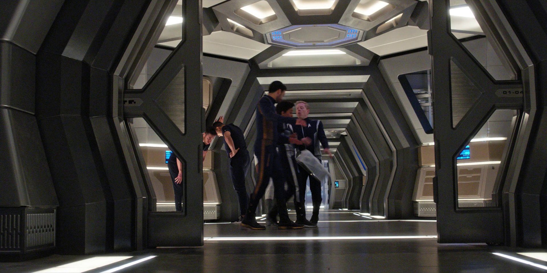 extant_StarTrekDiscovery_1x07-MagicToMakeTheSanestManGoMad_0681.jpg