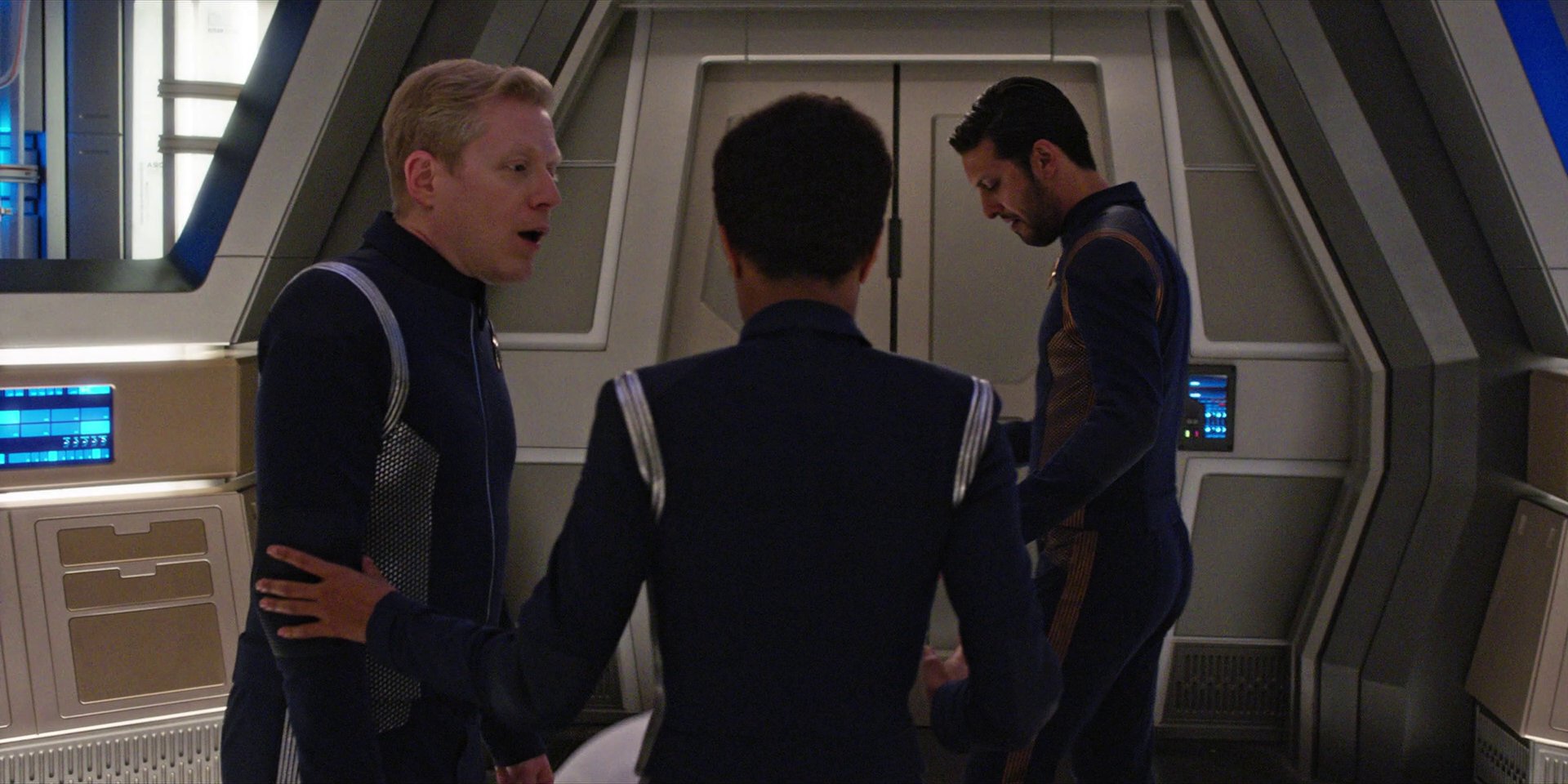 extant_StarTrekDiscovery_1x07-MagicToMakeTheSanestManGoMad_0686.jpg