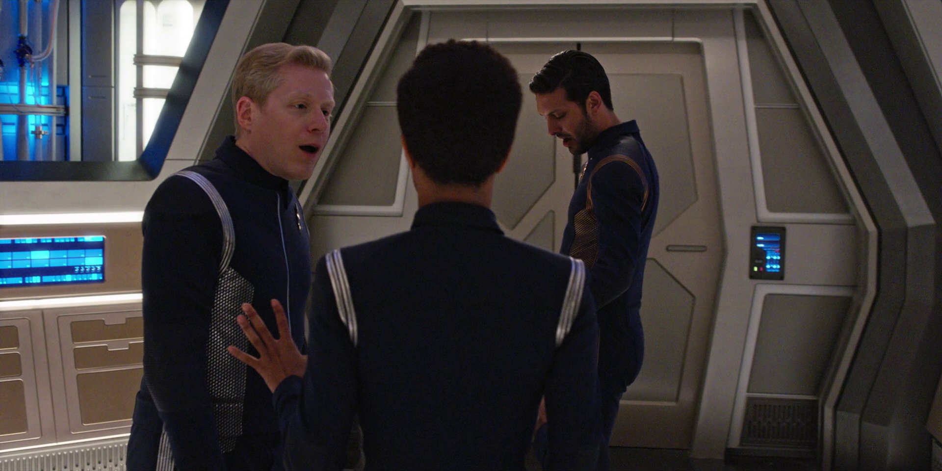 extant_StarTrekDiscovery_1x07-MagicToMakeTheSanestManGoMad_0687.jpg