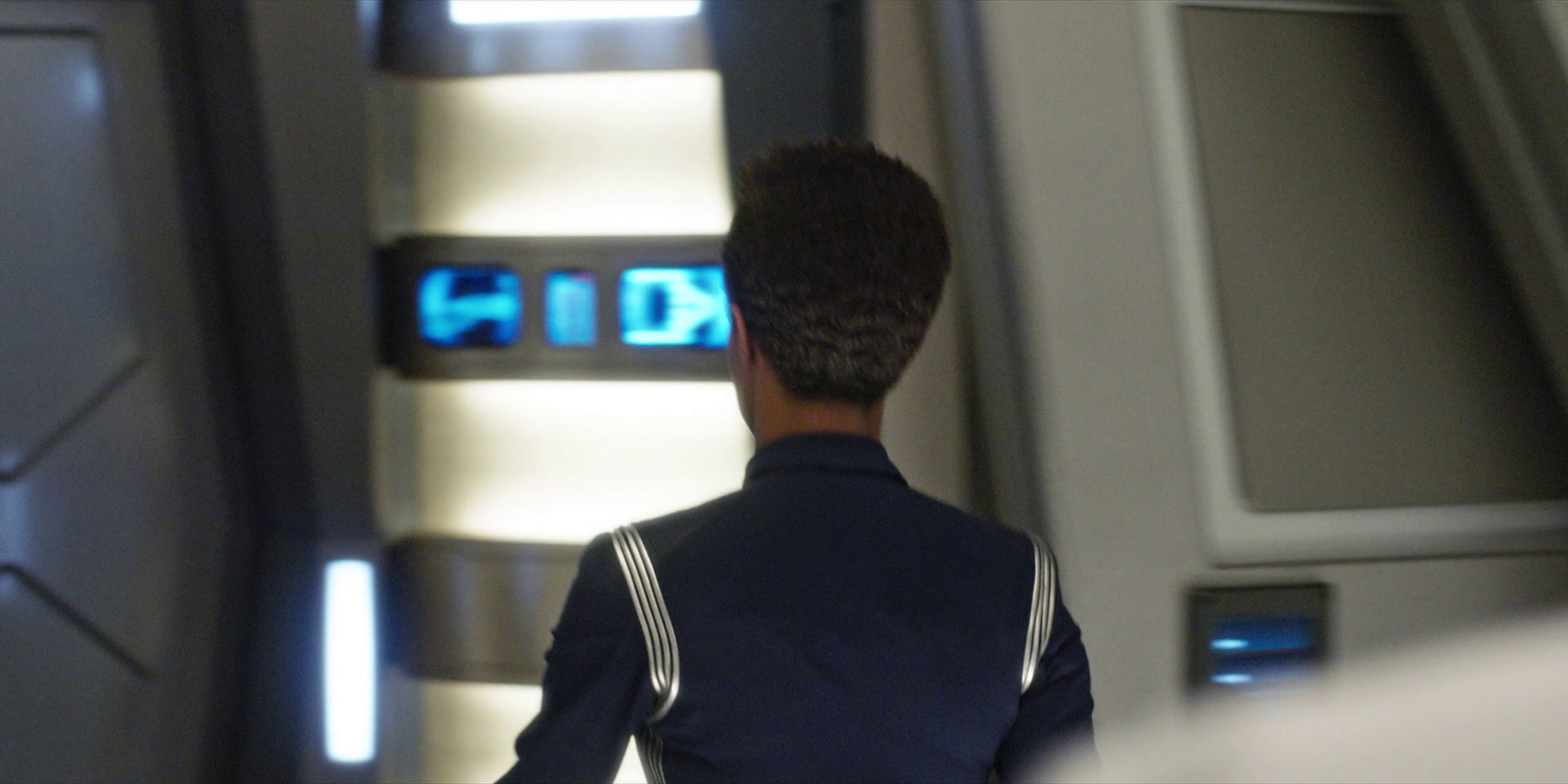 extant_StarTrekDiscovery_1x07-MagicToMakeTheSanestManGoMad_0802.jpg