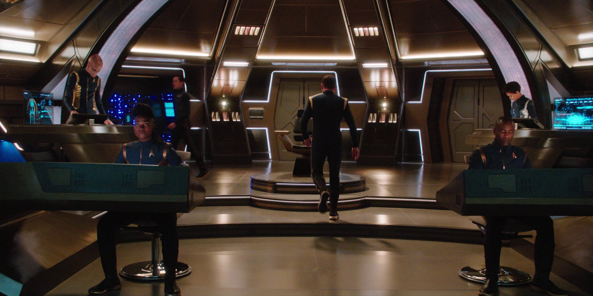 extant_StarTrekDiscovery_1x07-MagicToMakeTheSanestManGoMad_0822.jpg