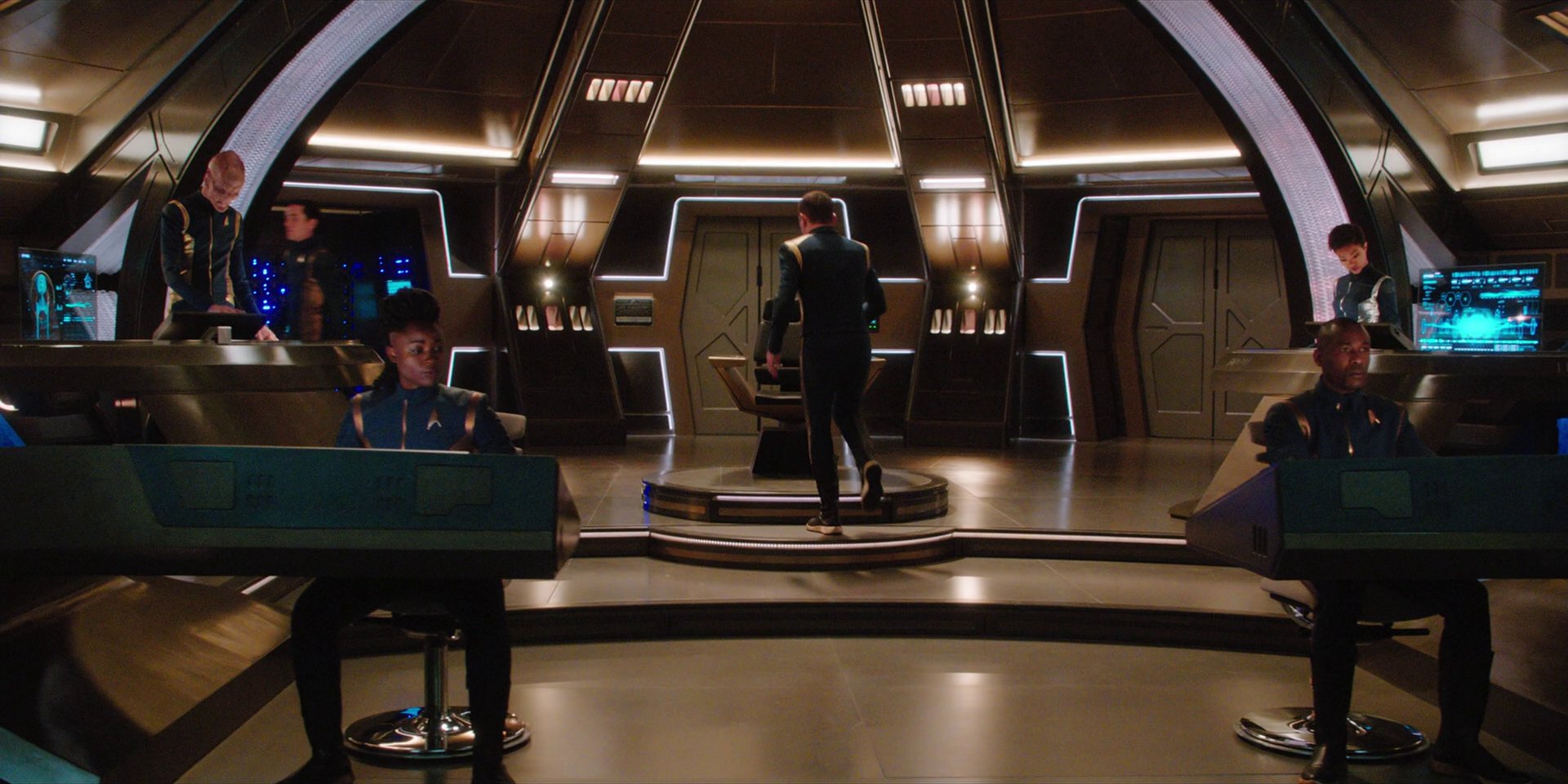 extant_StarTrekDiscovery_1x07-MagicToMakeTheSanestManGoMad_0823.jpg