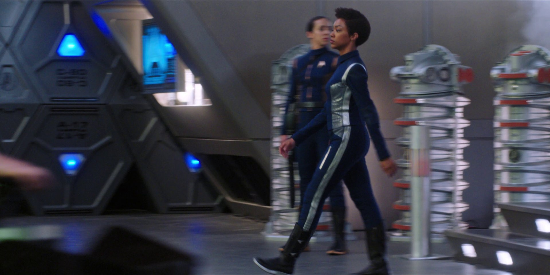 extant_StarTrekDiscovery_1x07-MagicToMakeTheSanestManGoMad_0905.jpg