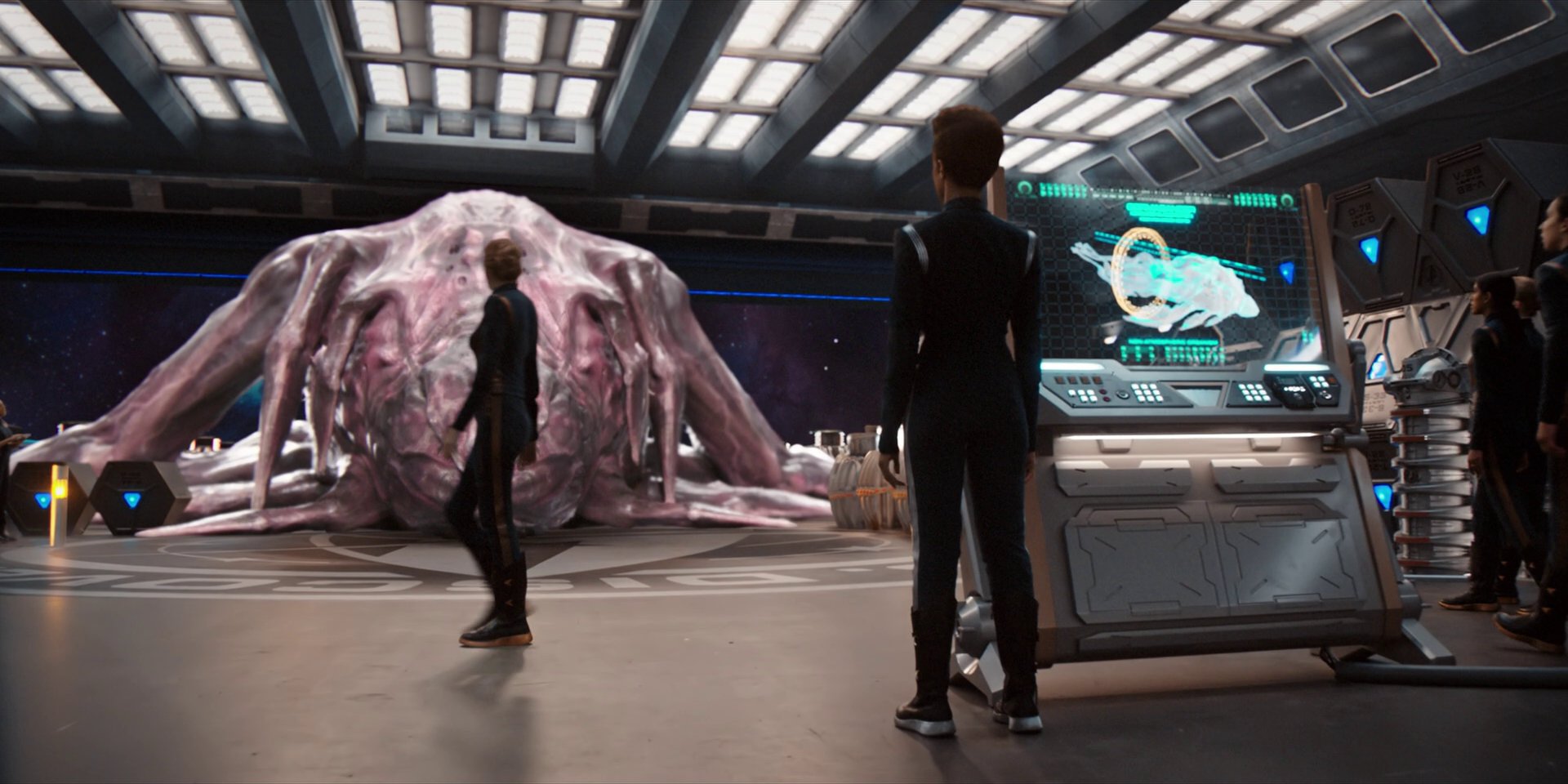 extant_StarTrekDiscovery_1x07-MagicToMakeTheSanestManGoMad_0942.jpg