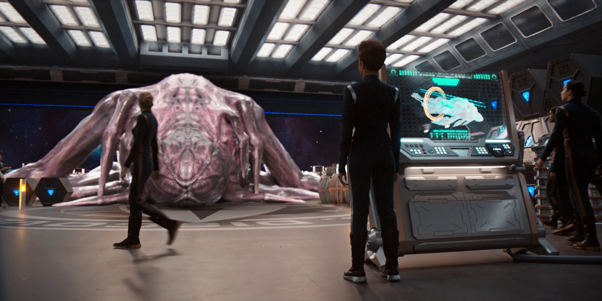 extant_StarTrekDiscovery_1x07-MagicToMakeTheSanestManGoMad_0943.jpg
