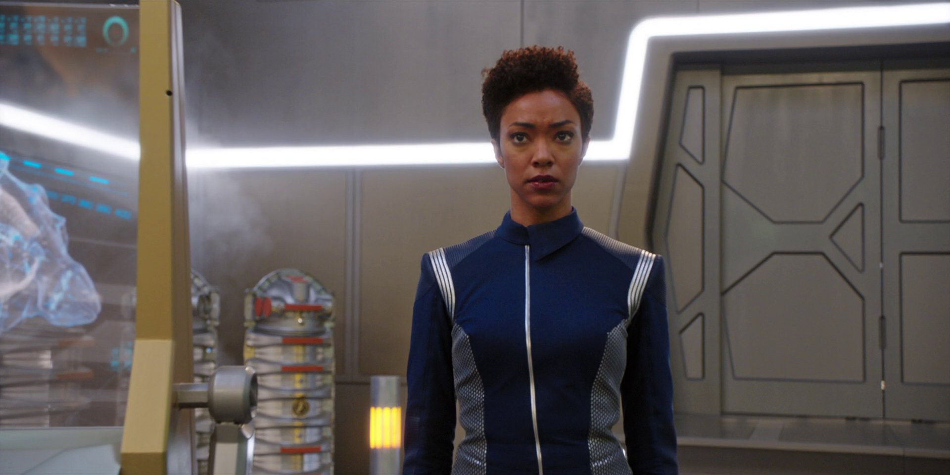 extant_StarTrekDiscovery_1x07-MagicToMakeTheSanestManGoMad_0980.jpg