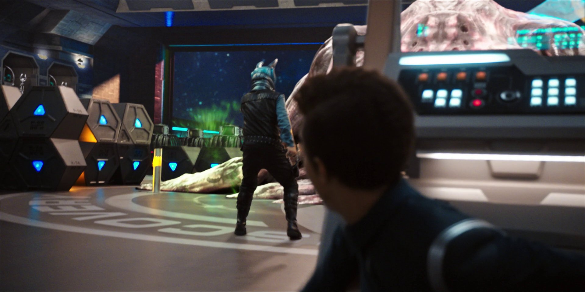 extant_StarTrekDiscovery_1x07-MagicToMakeTheSanestManGoMad_0997.jpg