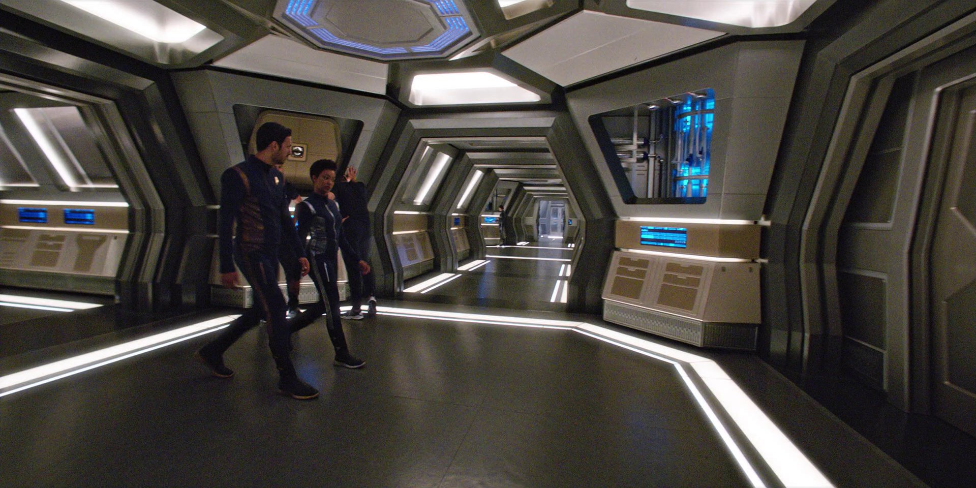 extant_StarTrekDiscovery_1x07-MagicToMakeTheSanestManGoMad_1285.jpg