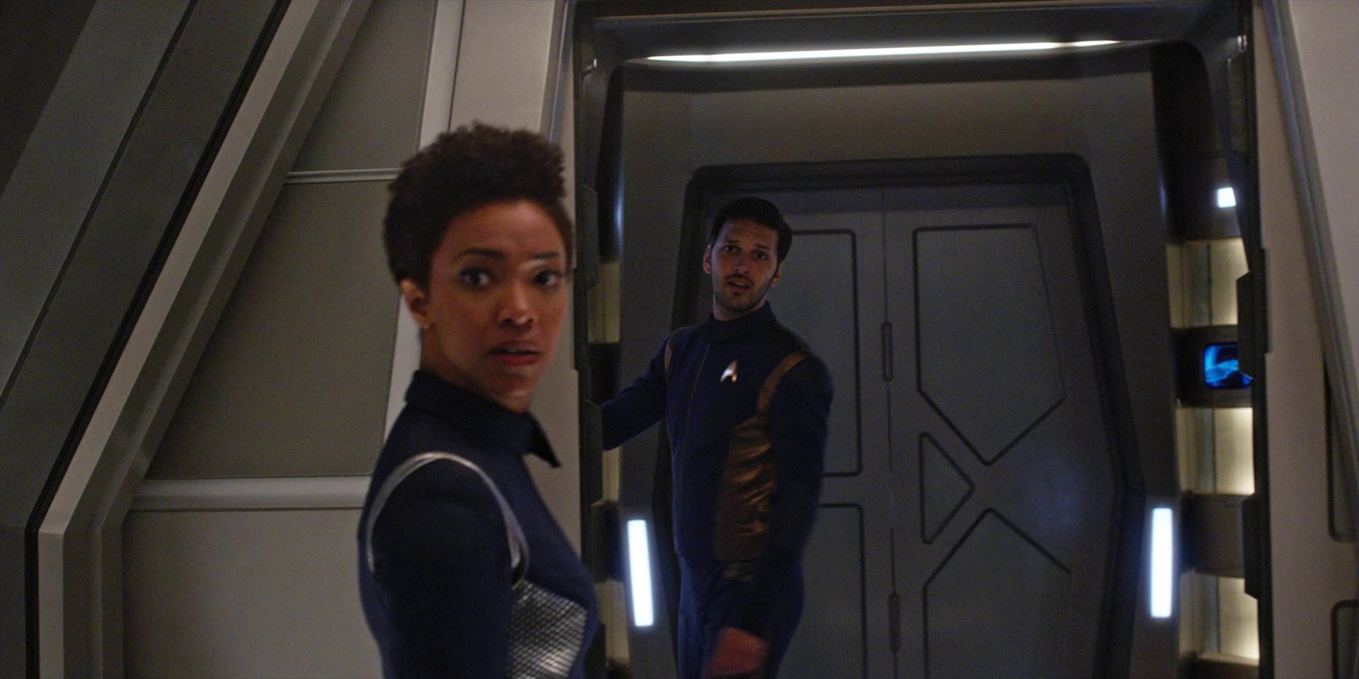extant_StarTrekDiscovery_1x07-MagicToMakeTheSanestManGoMad_1310.jpg