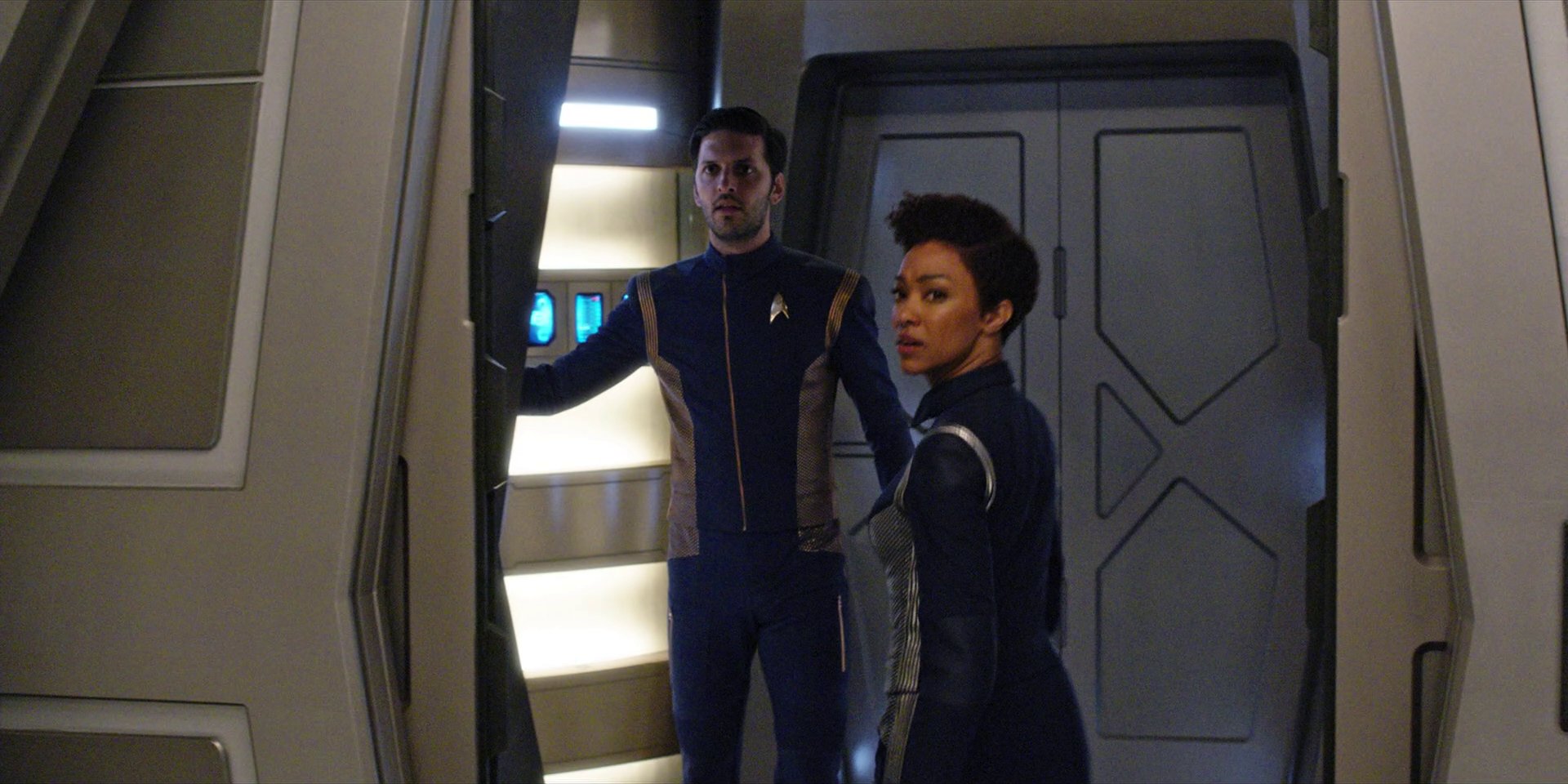 extant_StarTrekDiscovery_1x07-MagicToMakeTheSanestManGoMad_1359.jpg