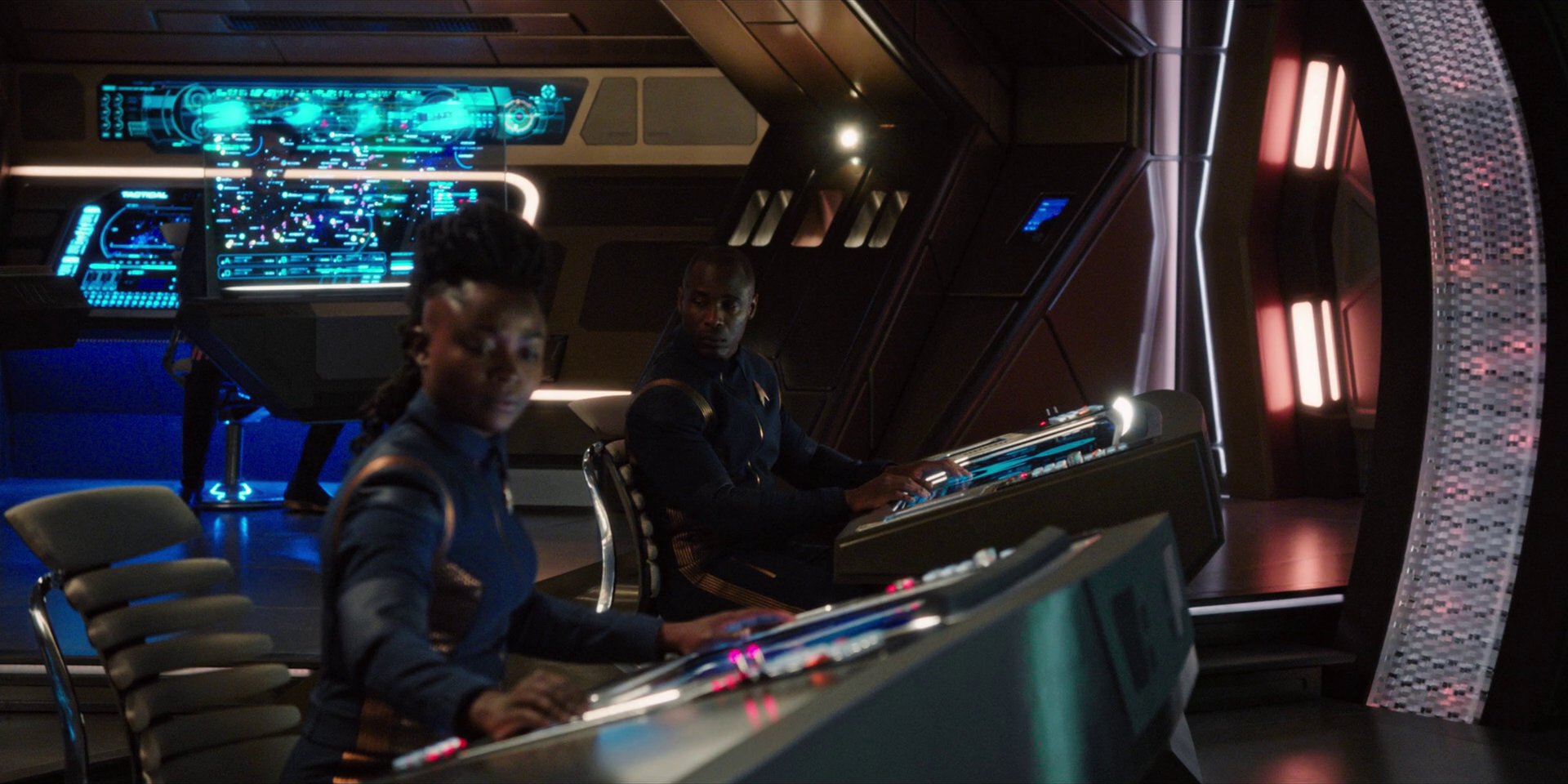 extant_StarTrekDiscovery_1x07-MagicToMakeTheSanestManGoMad_1420.jpg