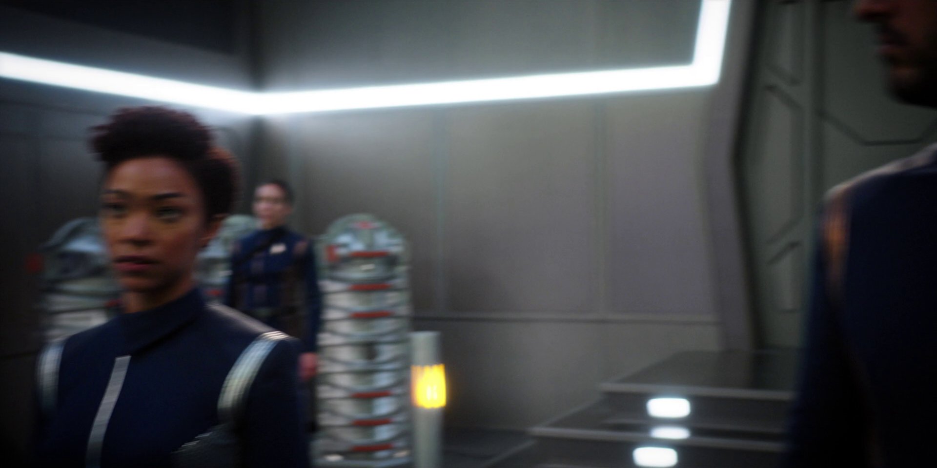 extant_StarTrekDiscovery_1x07-MagicToMakeTheSanestManGoMad_1526.jpg