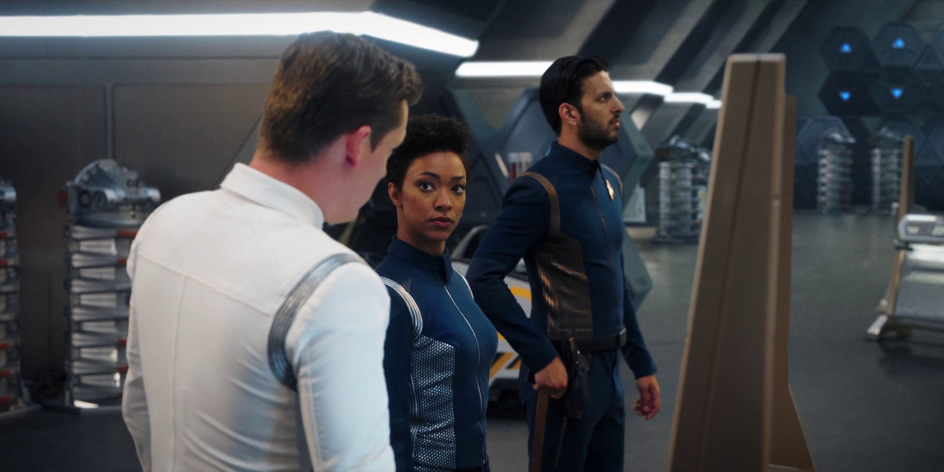 extant_StarTrekDiscovery_1x07-MagicToMakeTheSanestManGoMad_1536.jpg