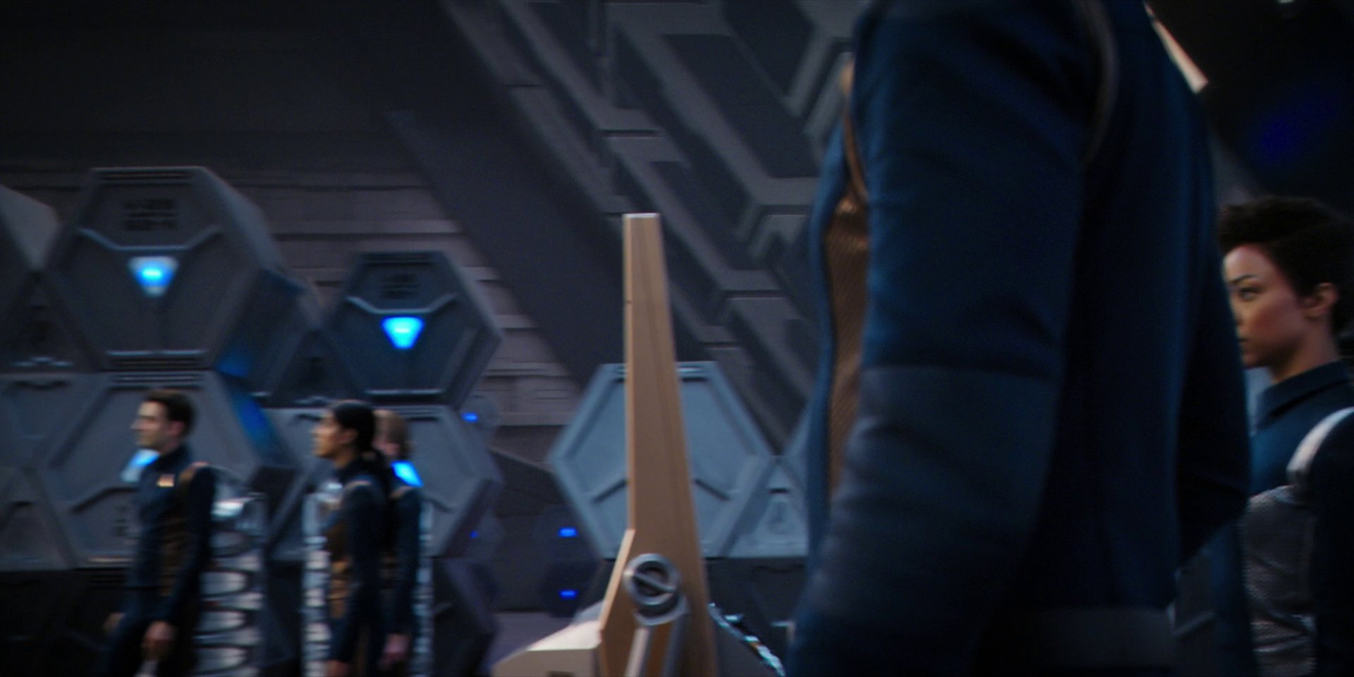 extant_StarTrekDiscovery_1x07-MagicToMakeTheSanestManGoMad_1554.jpg
