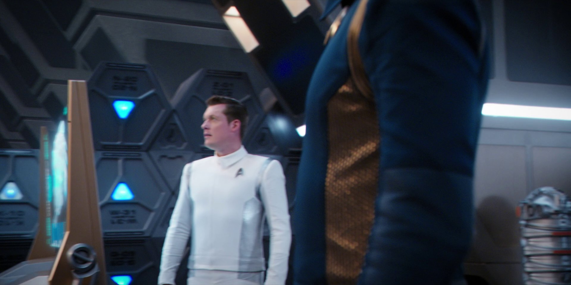 extant_StarTrekDiscovery_1x07-MagicToMakeTheSanestManGoMad_1556.jpg