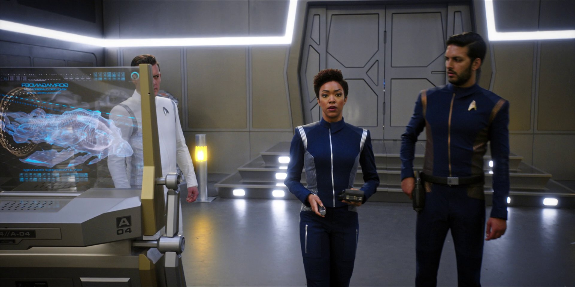 extant_StarTrekDiscovery_1x07-MagicToMakeTheSanestManGoMad_1585.jpg