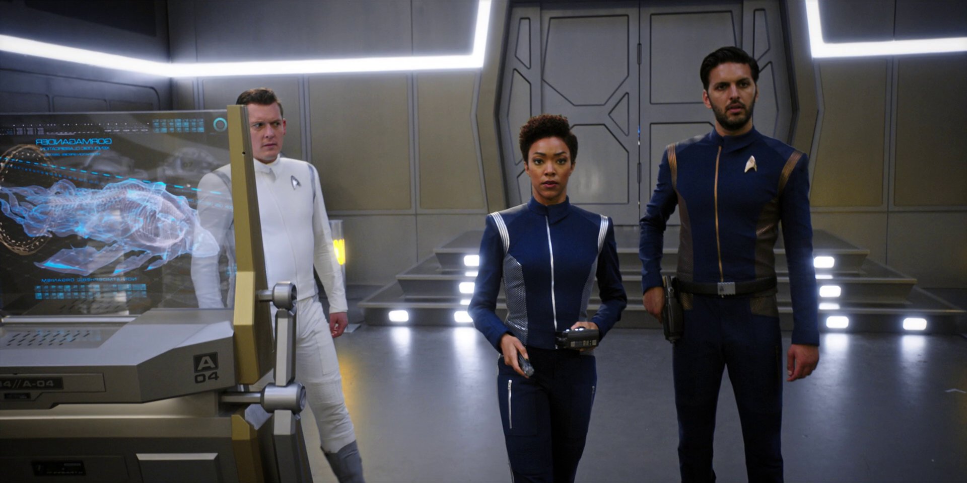 extant_StarTrekDiscovery_1x07-MagicToMakeTheSanestManGoMad_1586.jpg