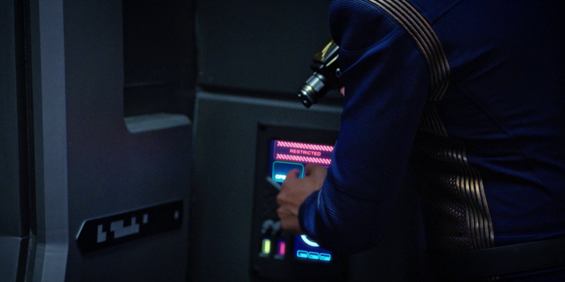 extant_StarTrekDiscovery_1x07-MagicToMakeTheSanestManGoMad_1662.jpg