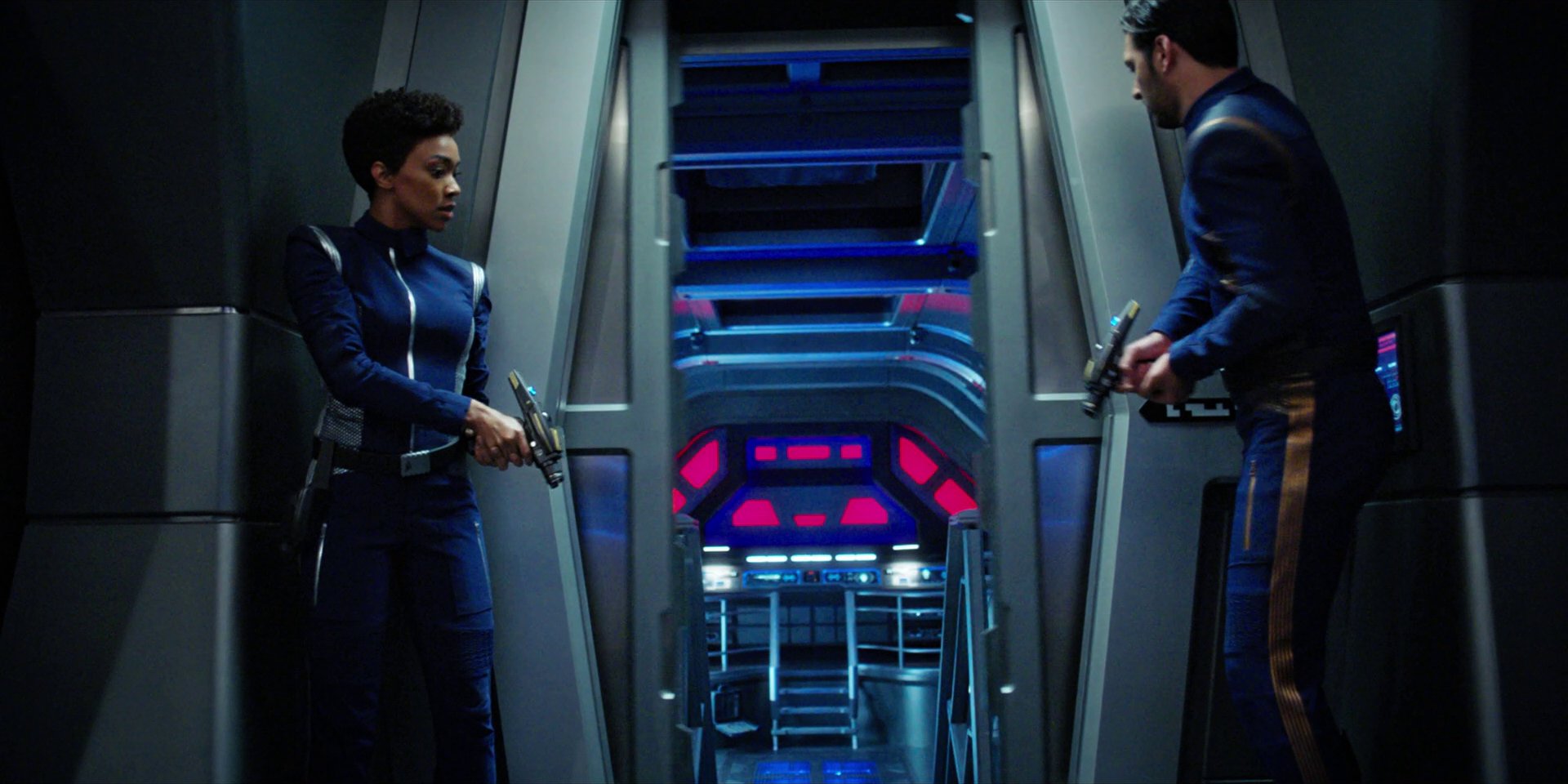 extant_StarTrekDiscovery_1x07-MagicToMakeTheSanestManGoMad_1669.jpg