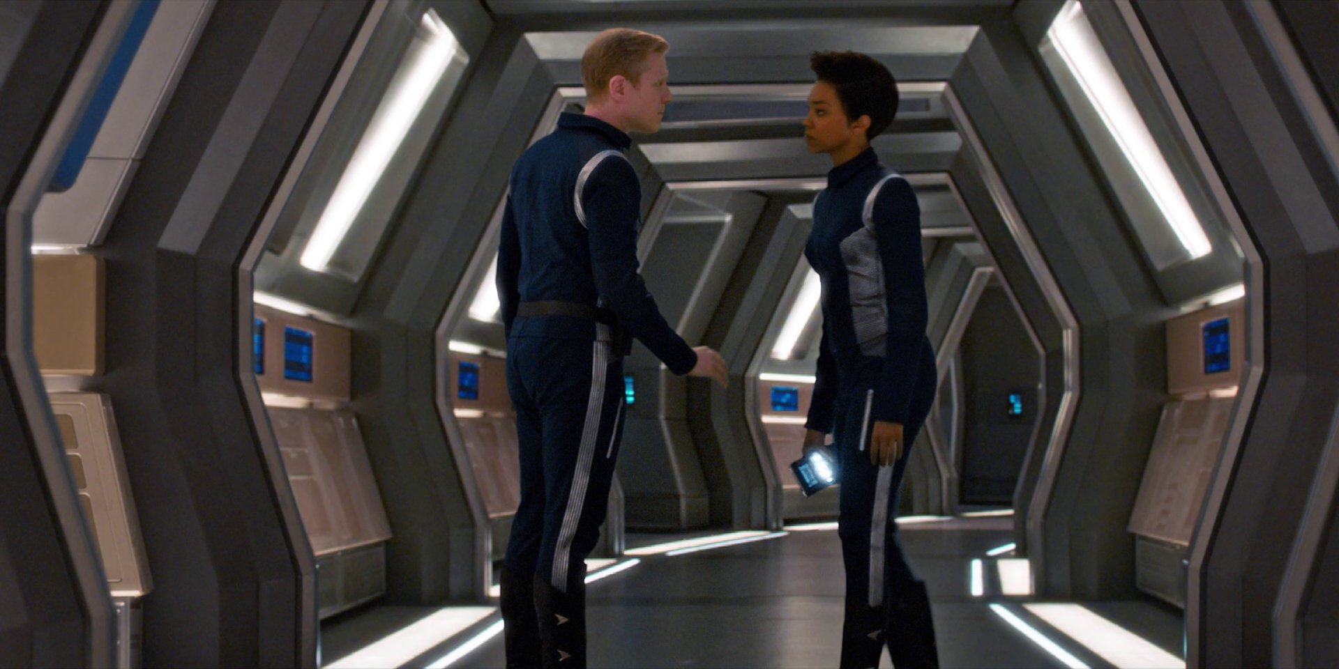 extant_StarTrekDiscovery_1x07-MagicToMakeTheSanestManGoMad_2290.jpg