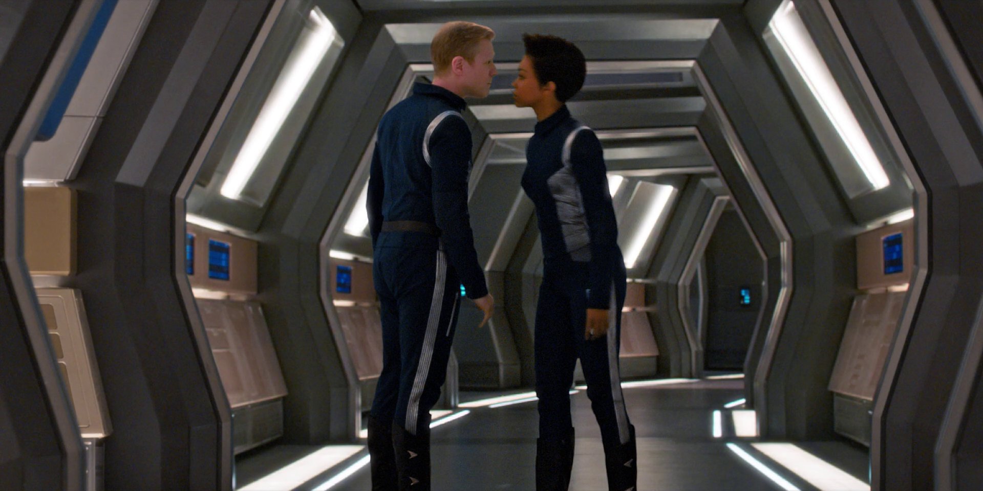 extant_StarTrekDiscovery_1x07-MagicToMakeTheSanestManGoMad_2291.jpg