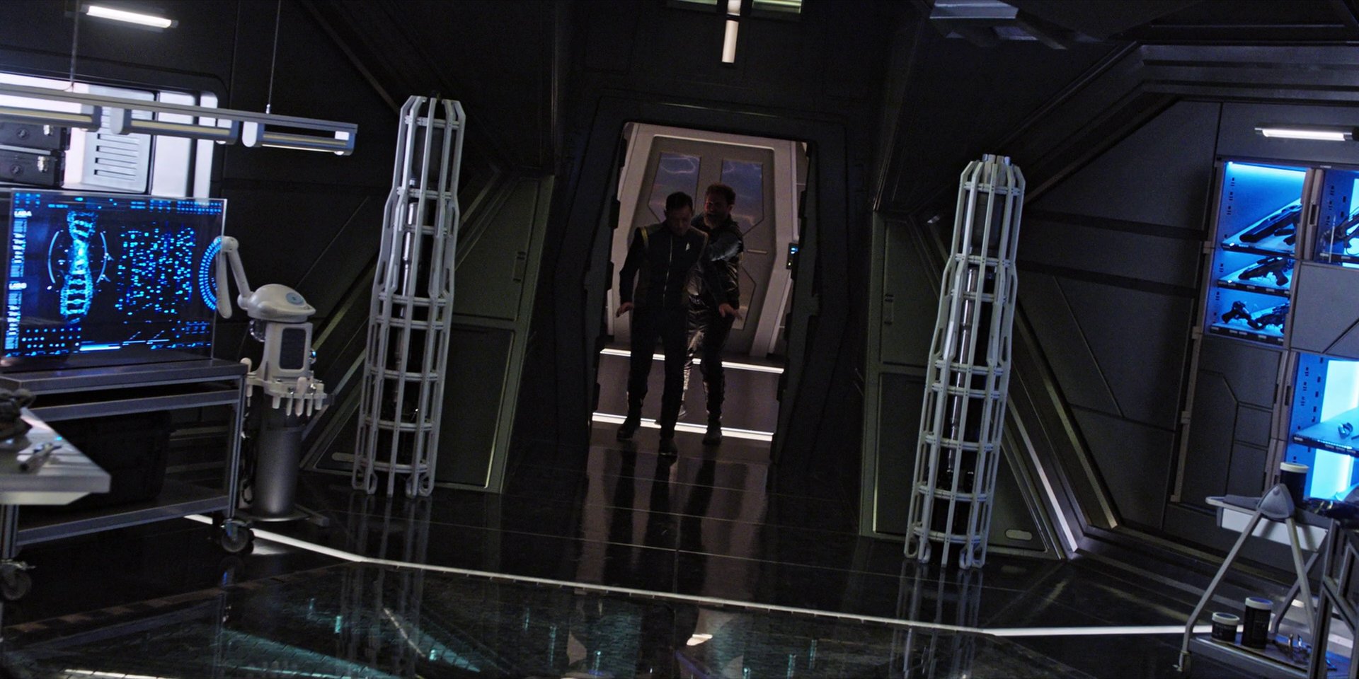 extant_StarTrekDiscovery_1x07-MagicToMakeTheSanestManGoMad_2339.jpg