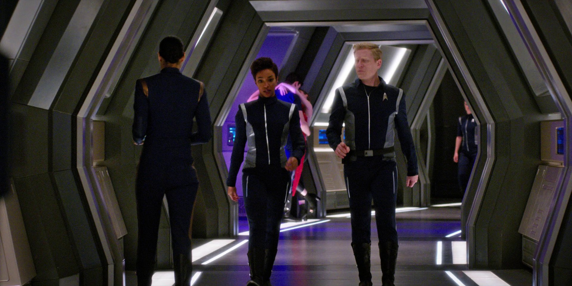 extant_StarTrekDiscovery_1x07-MagicToMakeTheSanestManGoMad_2678.jpg