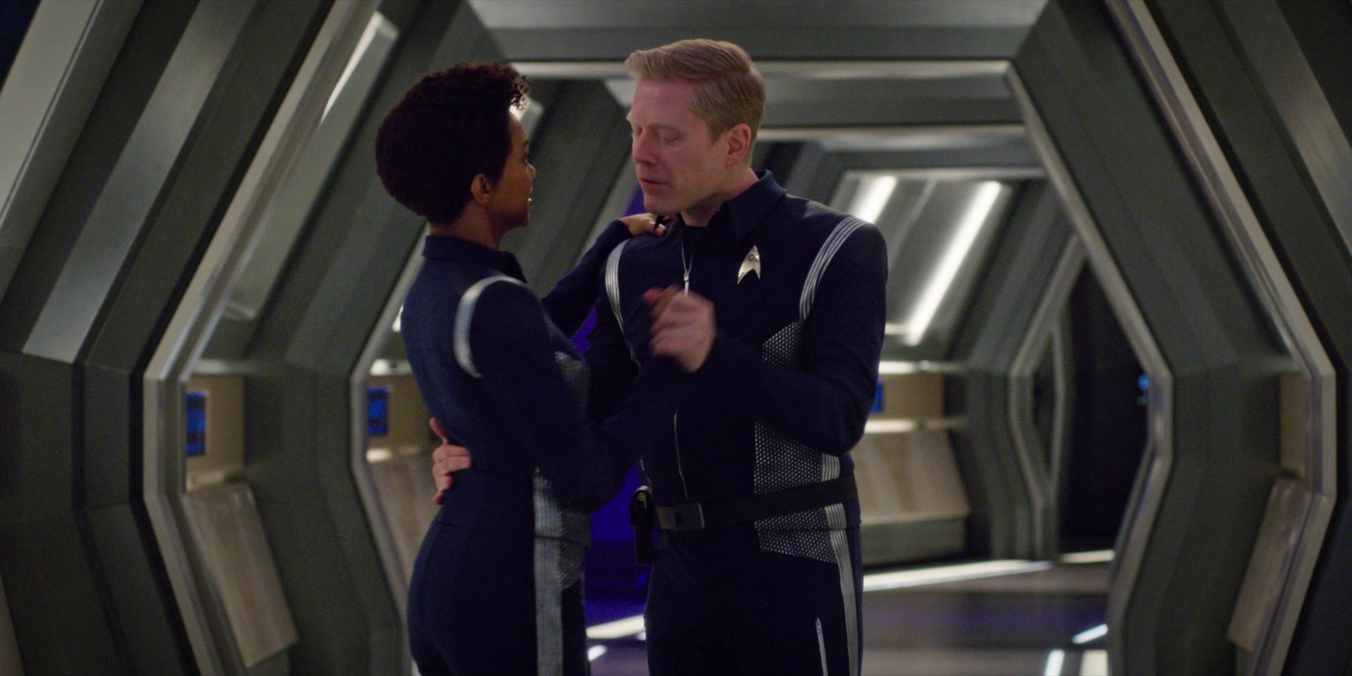 extant_StarTrekDiscovery_1x07-MagicToMakeTheSanestManGoMad_2744.jpg