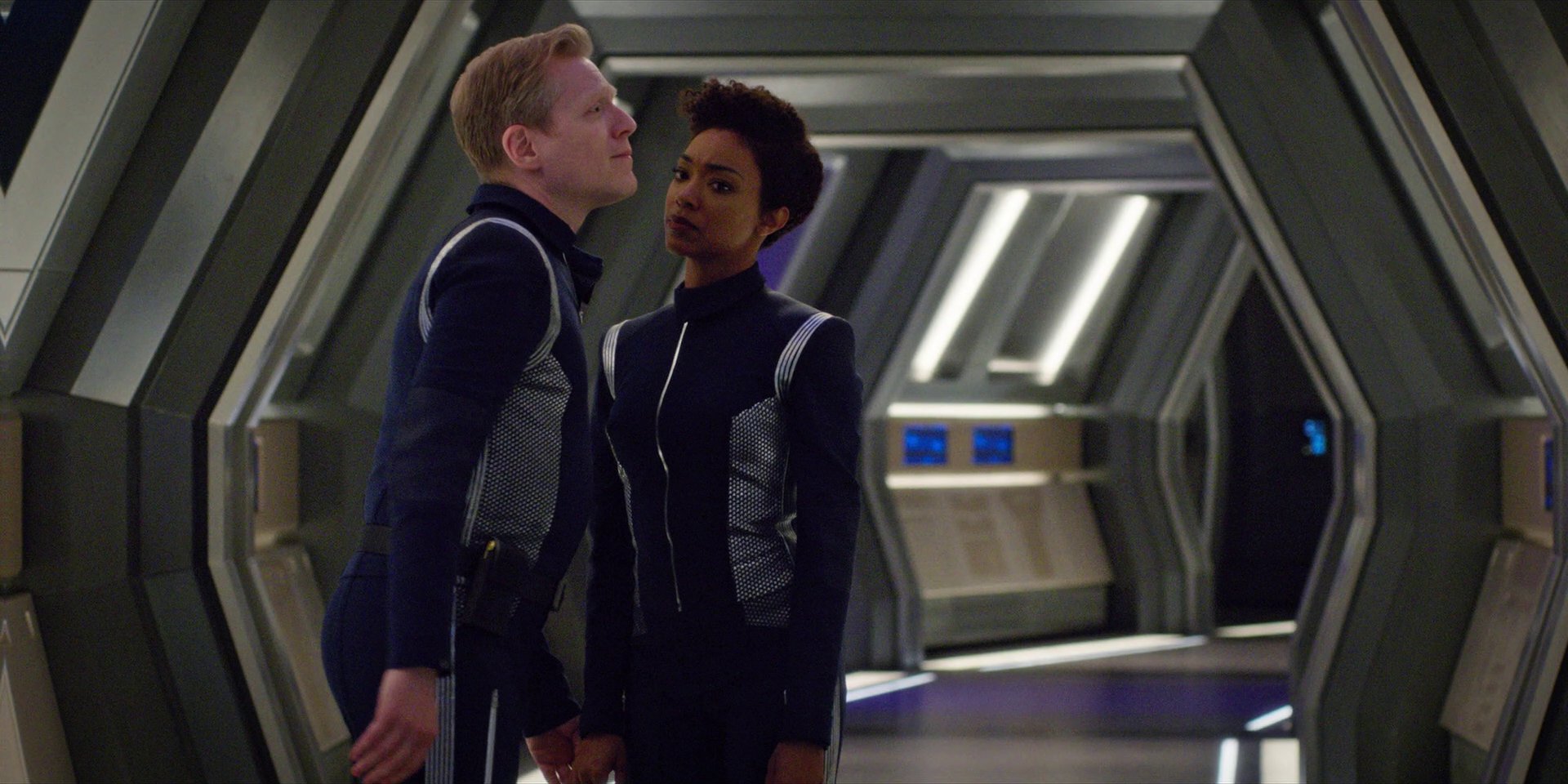 extant_StarTrekDiscovery_1x07-MagicToMakeTheSanestManGoMad_2875.jpg