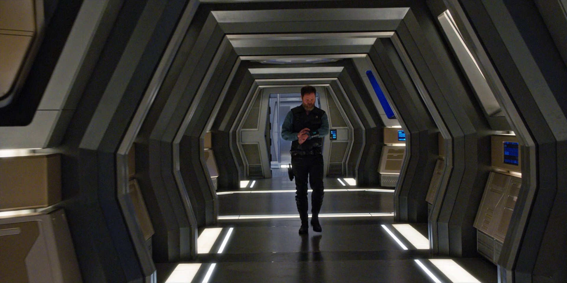 extant_StarTrekDiscovery_1x07-MagicToMakeTheSanestManGoMad_3195.jpg