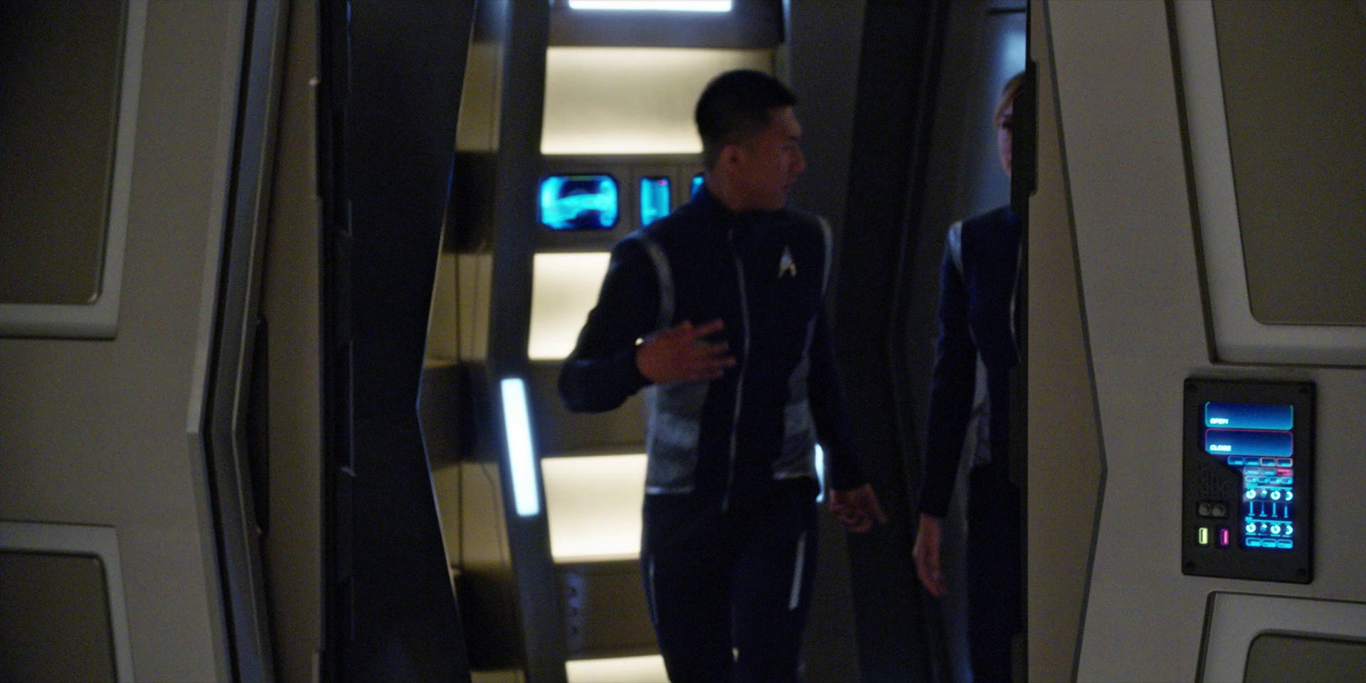 extant_StarTrekDiscovery_1x07-MagicToMakeTheSanestManGoMad_3202.jpg