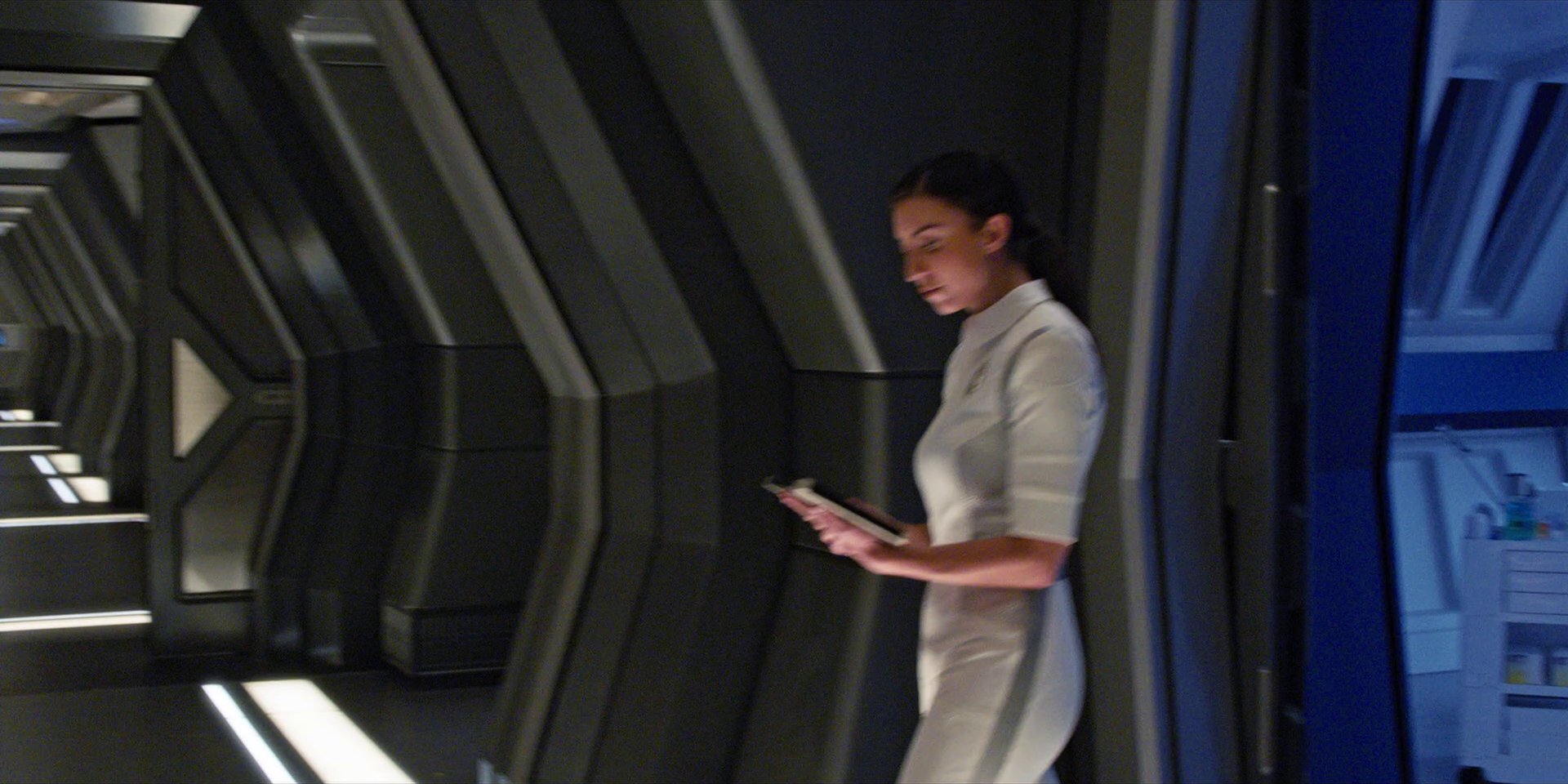 extant_StarTrekDiscovery_1x07-MagicToMakeTheSanestManGoMad_3226.jpg