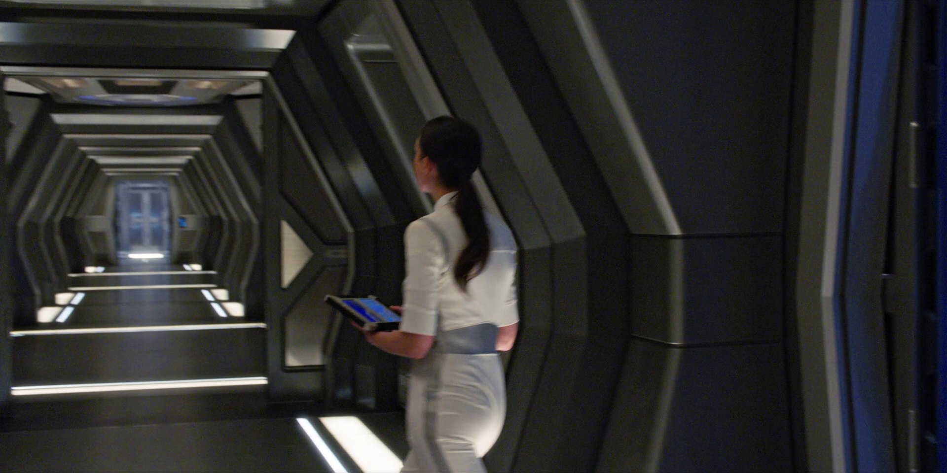 extant_StarTrekDiscovery_1x07-MagicToMakeTheSanestManGoMad_3227.jpg