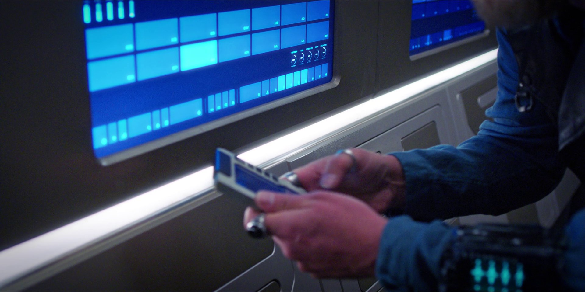 extant_StarTrekDiscovery_1x07-MagicToMakeTheSanestManGoMad_3266.jpg