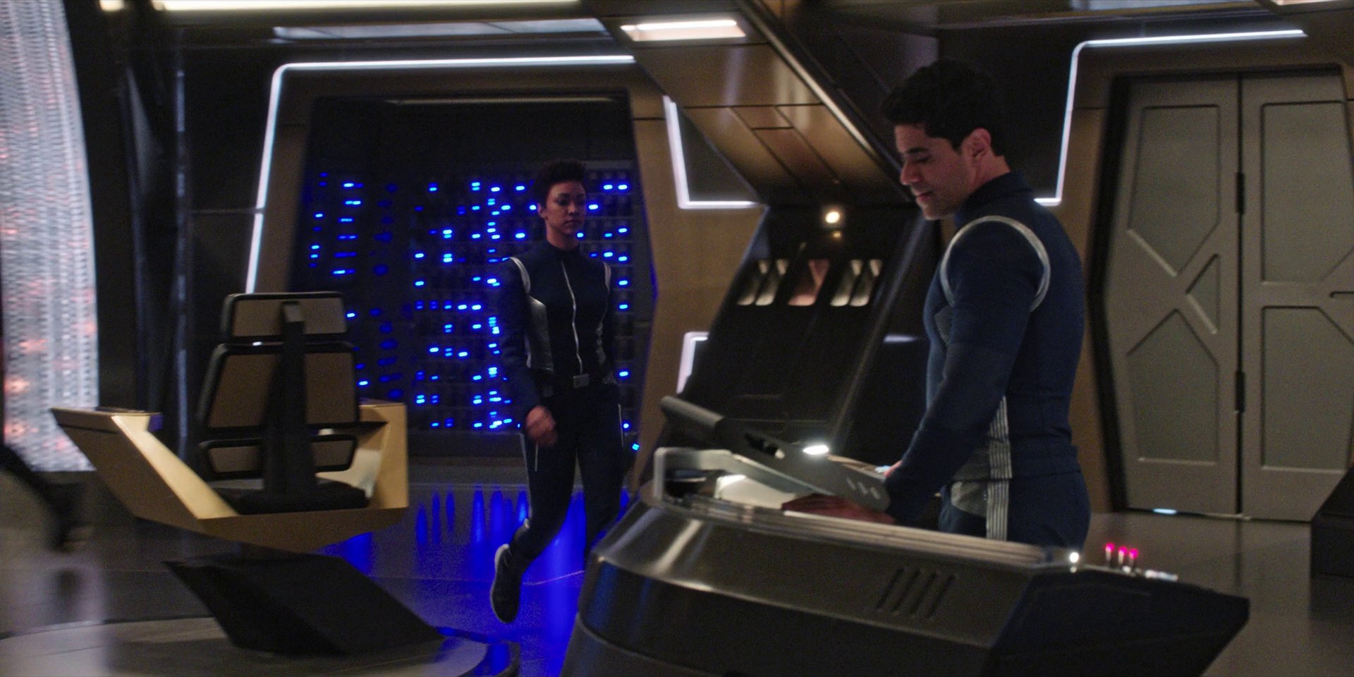 extant_StarTrekDiscovery_1x07-MagicToMakeTheSanestManGoMad_3659.jpg