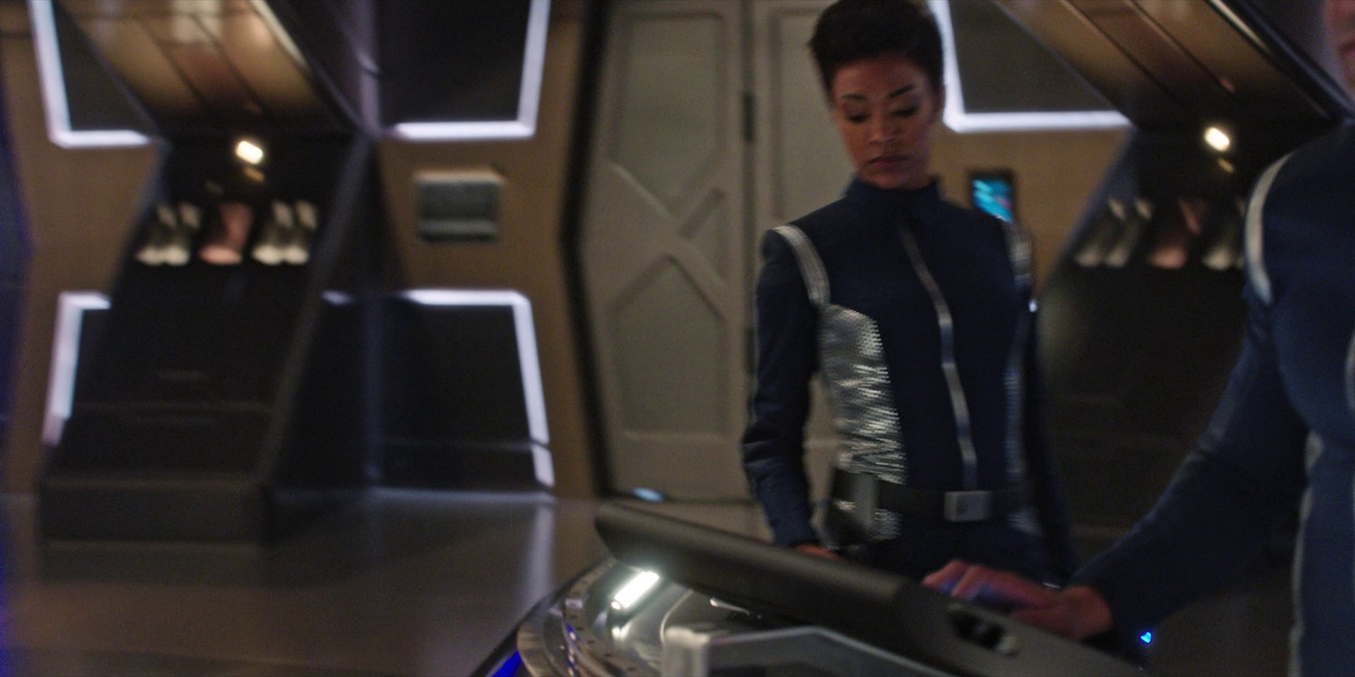 extant_StarTrekDiscovery_1x07-MagicToMakeTheSanestManGoMad_3662.jpg